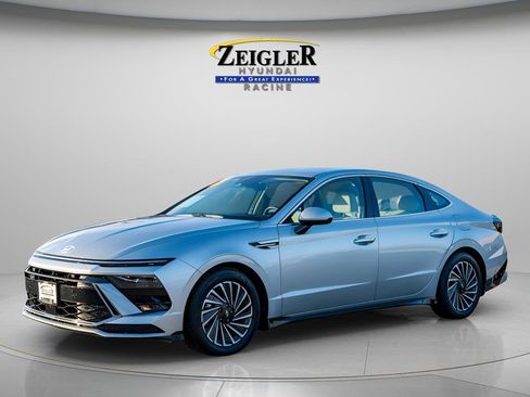 Certified 2025 Hyundai Sonata SEL FWD image 3
