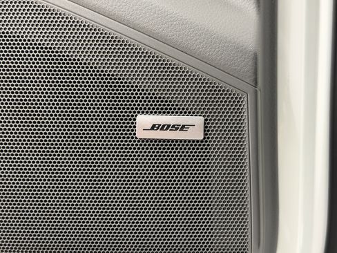 Certified 2023 Porsche Cayenne AWD/4WD image 31