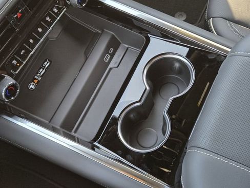 New 2026 Chevrolet Suburban Premier image 15