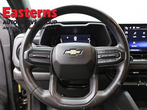 Used 2023 Chevrolet Colorado W/T image 10