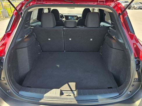 Used 2025 Nissan Kicks SV AWD/4WD image 14