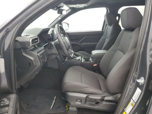 Used 2025 Toyota Tacoma SR image 17