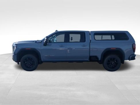 Used 2025 GMC Sierra 2500 AT4 w/ AT4 Premium Plus Package AWD/4WD image 2