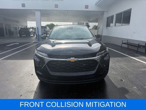 Used 2024 Chevrolet Trax LS FWD image 2