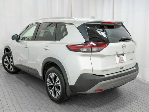 Used 2022 Nissan Rogue SV w/ SV Premium Package image 4