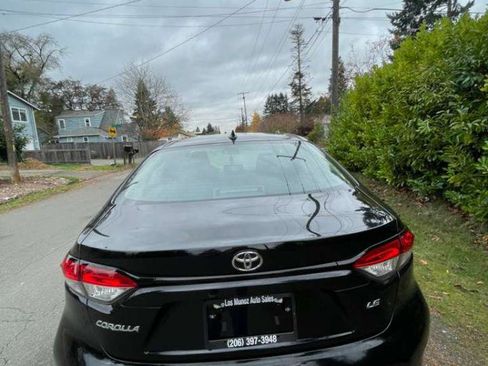 Used 2024 Toyota Corolla LE FWD image 6