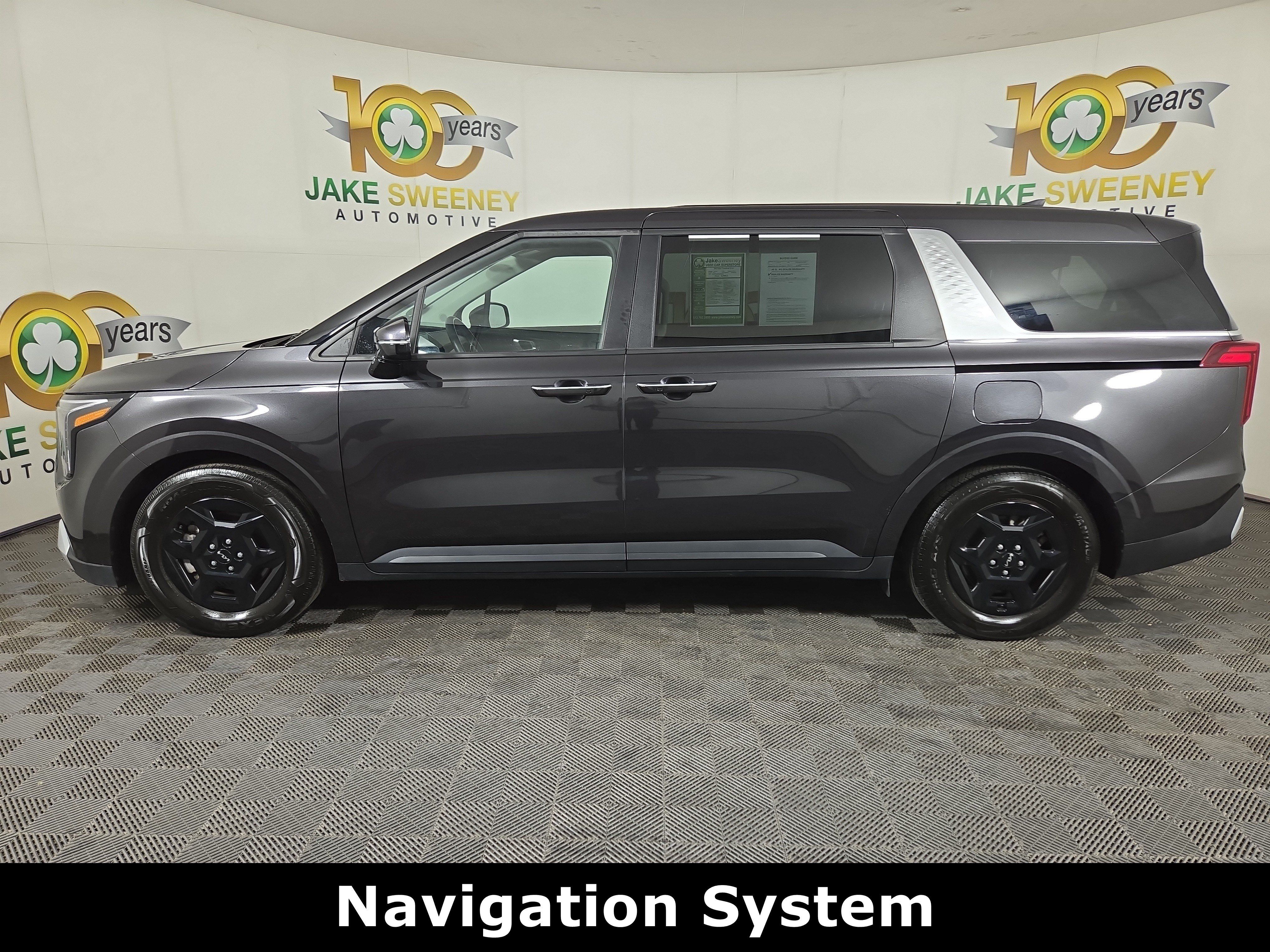 Used 2025 Kia Carnival FWD image 4