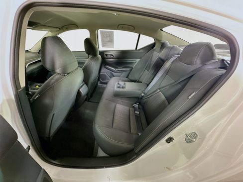 Used 2025 Nissan Altima 2.5 SV FWD image 26