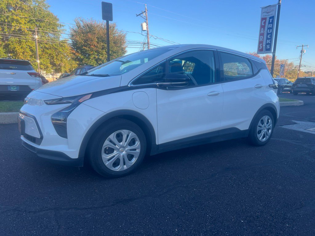 Used 2023 Chevrolet Bolt LT w/ Driver Confidence Package FWD image 3