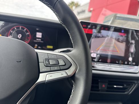 New 2026 Volkswagen Tiguan SE FWD image 29