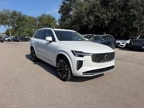 Certified 2025 Volvo XC90 T8 Ultra AWD/4WD image 6