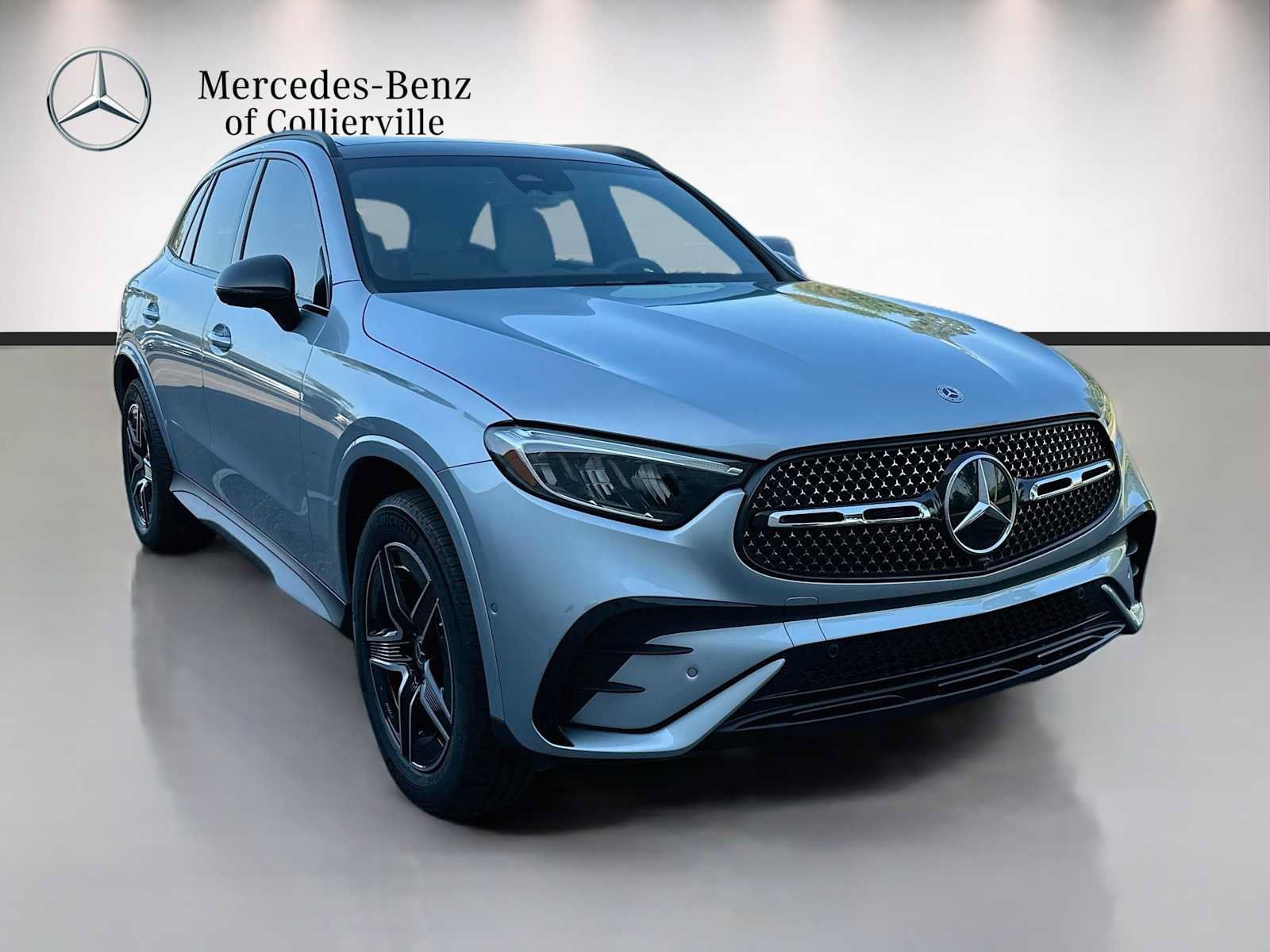 Used 2025 Mercedes-Benz GLC 300 4MATIC image 3