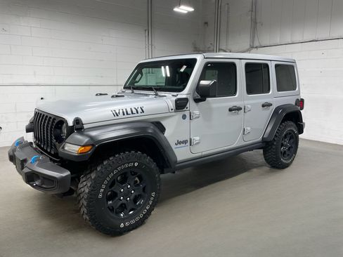 Used 2023 Jeep Wrangler Unlimited w/ Sun & Screen Package AWD/4WD image 1