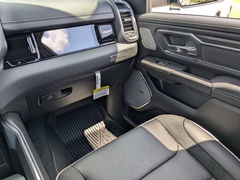 Used 2026 RAM 1500 Laramie AWD/4WD image 19
