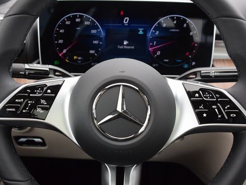 New 2025 Mercedes-Benz C 300 Sedan image 23