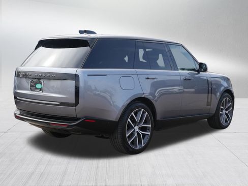 Used 2025 Land Rover Range Rover Autobiography image 5