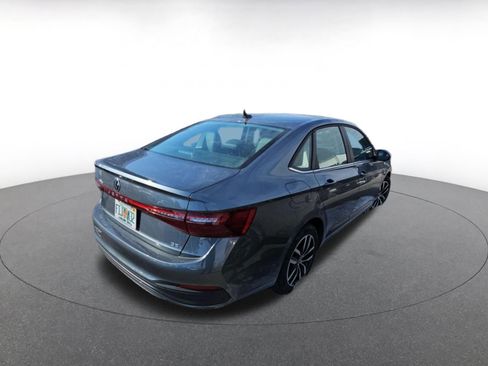Used 2025 Volkswagen Jetta SE image 6