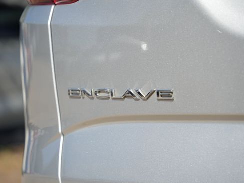 Used 2022 Buick Enclave Essence w/ Sport Touring Edition image 8