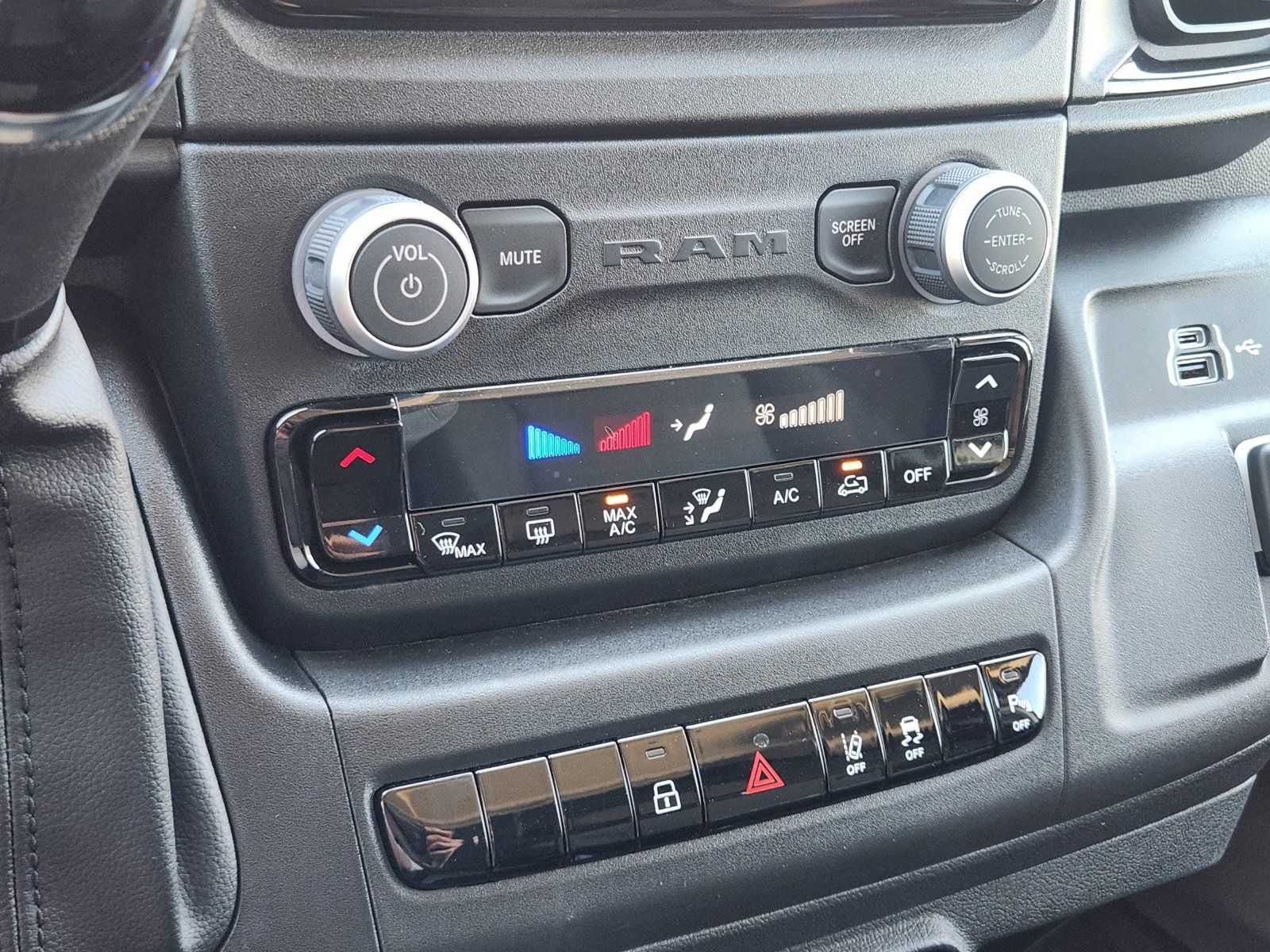 New 2026 RAM ProMaster 2500 w/ Safety Group FWD image 18