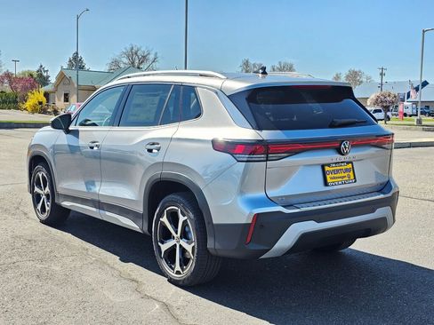 New 2026 Volkswagen Tiguan SE AWD/4WD image 4