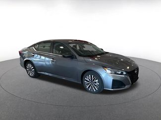 Used 2025 Nissan Altima 2.5 SV video 2