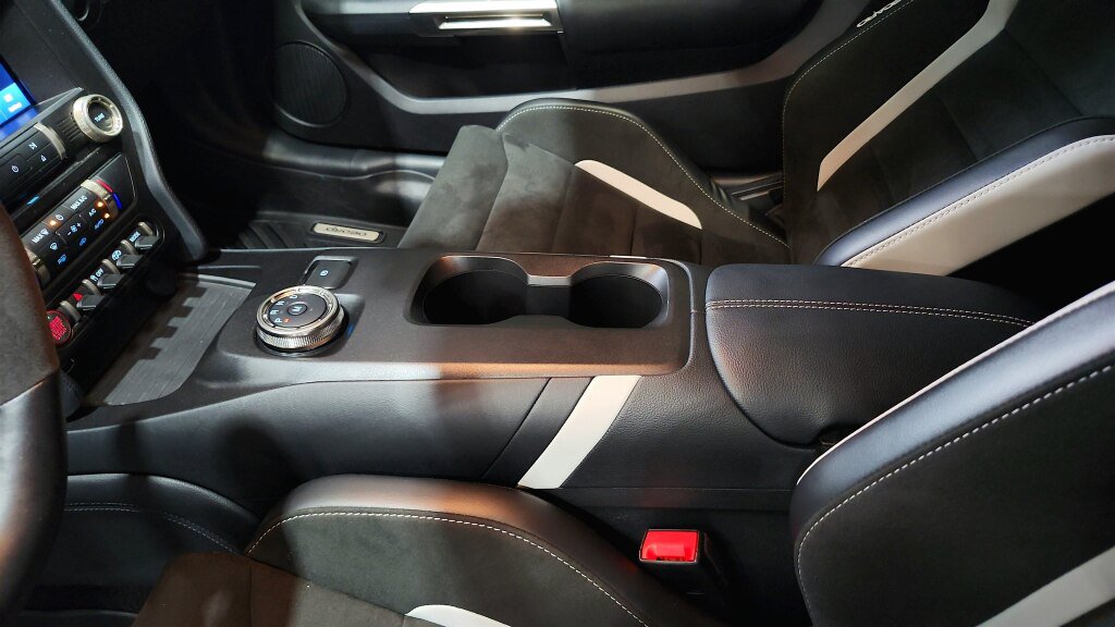 Used 2020 Ford Mustang Shelby GT500 w/ Technology Package RWD image 34