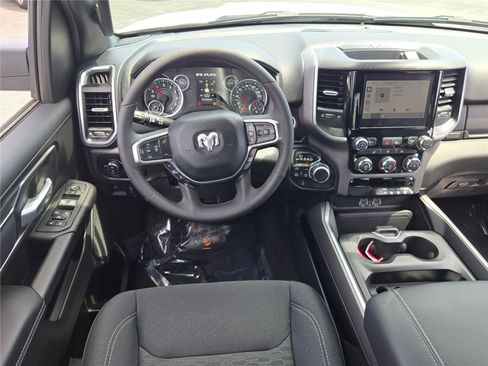Used 2025 RAM 1500 Big Horn AWD/4WD image 4