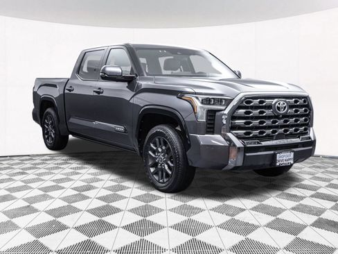 Used 2022 Toyota Tundra Platinum w/ Advanced Package AWD/4WD image 15