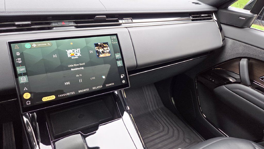 Used 2024 Land Rover Range Rover Sport SE AWD/4WD image 21