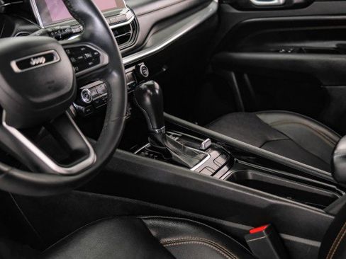 Used 2023 Jeep Compass Limited image 21