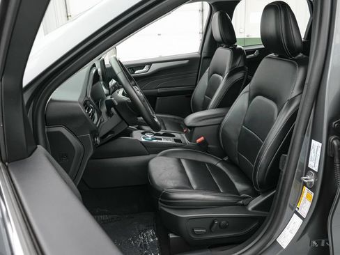 Certified 2025 Ford Escape Platinum AWD/4WD image 11