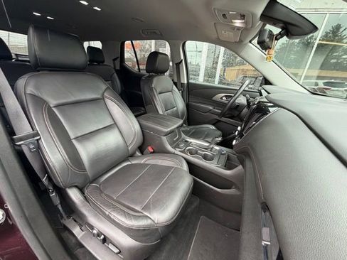 Used 2018 Chevrolet Traverse LT w/ LPO, 'HIT The Road' Package AWD/4WD image 12