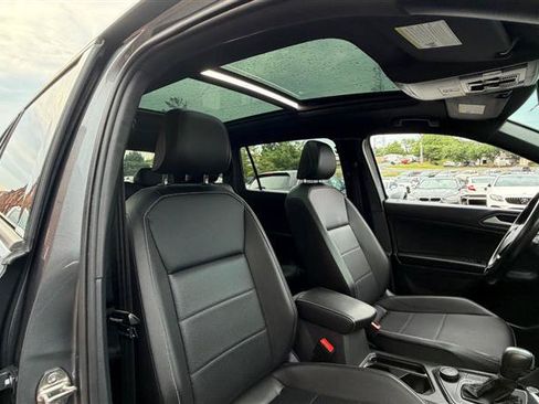 Used 2021 Volkswagen Tiguan SE R-Line AWD/4WD image 17