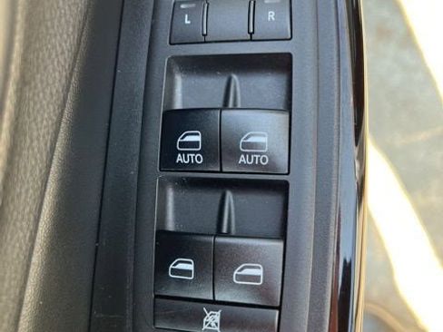 Certified 2019 Jeep Cherokee Latitude Plus AWD/4WD image 20