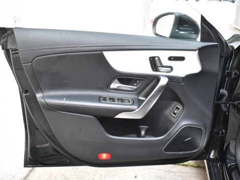 Used 2020 Mercedes-Benz CLA 250 4MATIC image 21