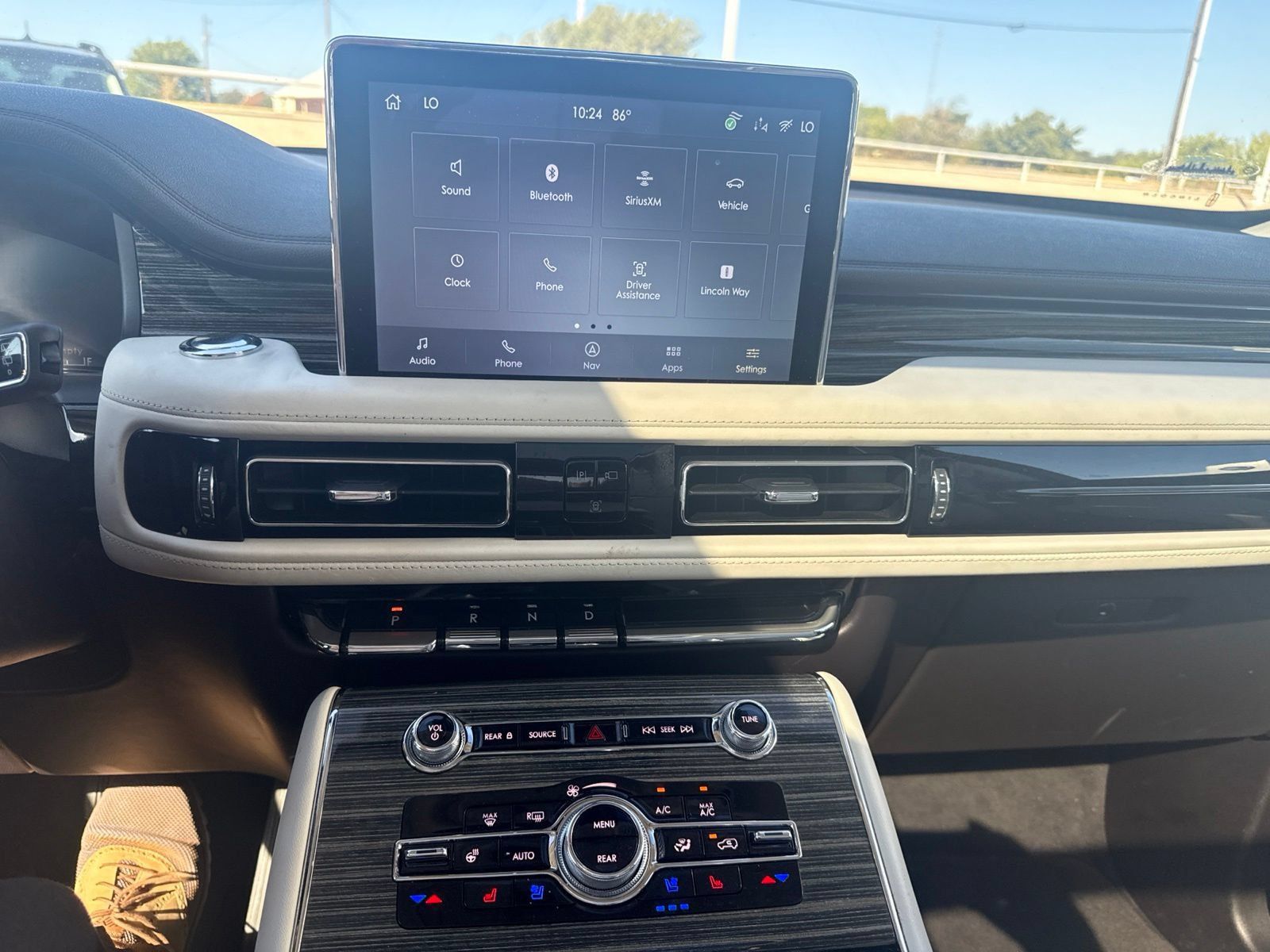 Used 2023 Lincoln Aviator Black Label w/ Class IV Trailer Tow Package AWD/4WD image 14