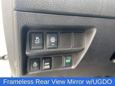 Used 2017 Nissan Rogue Sport SL w/ SL Premium Package image 19