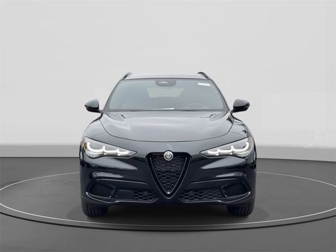 New 2025 Alfa Romeo Stelvio Sprint image 2