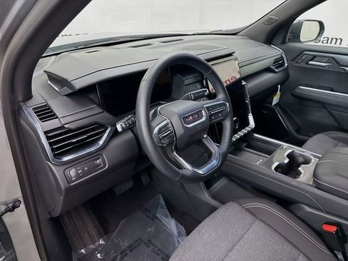 Used 2025 GMC Acadia Elevation image 11