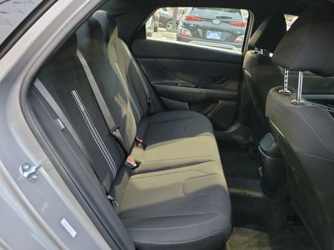 Certified 2025 Hyundai Elantra SEL image 22