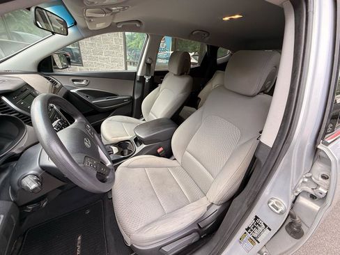 Used 2017 Hyundai Santa Fe Sport FWD image 12