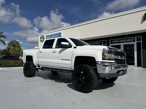 Used 2018 Chevrolet Silverado 1500 LT w/ All Star Edition AWD/4WD image 22