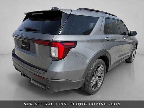 Used 2025 Ford Explorer ST-Line w/ Premium Package RWD image 4