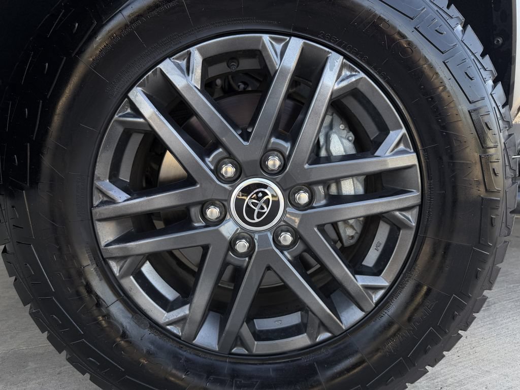 Used 2023 Toyota Tundra SR5 w/ SR5 Convenience Package AWD/4WD image 9