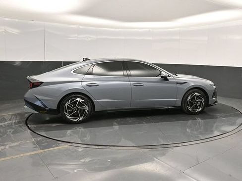 Used 2024 Hyundai Sonata SEL w/ Convenience Package FWD image 4