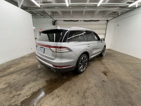 Used 2020 Lincoln Aviator Reserve w/ Equipment Group 202A image 6