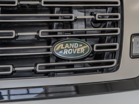 Used 2023 Land Rover Range Rover SE AWD/4WD image 5