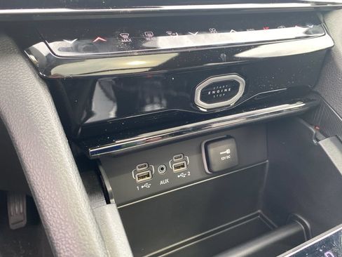 New 2026 Jeep Grand Cherokee Limited w/ Limited Altitude Package AWD/4WD image 28