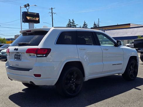 Used 2015 Jeep Grand Cherokee Altitude AWD/4WD image 6