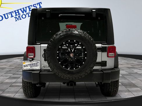Used 2018 Jeep Wrangler Unlimited Sport w/ Connectivity Group AWD/4WD image 6